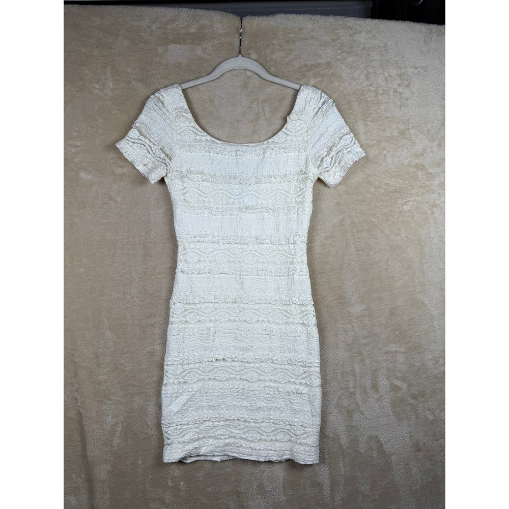 Forever 21 White Tiered Lace Mini Dress Short Sleeve Scoop Neck Small‎ Coquette
